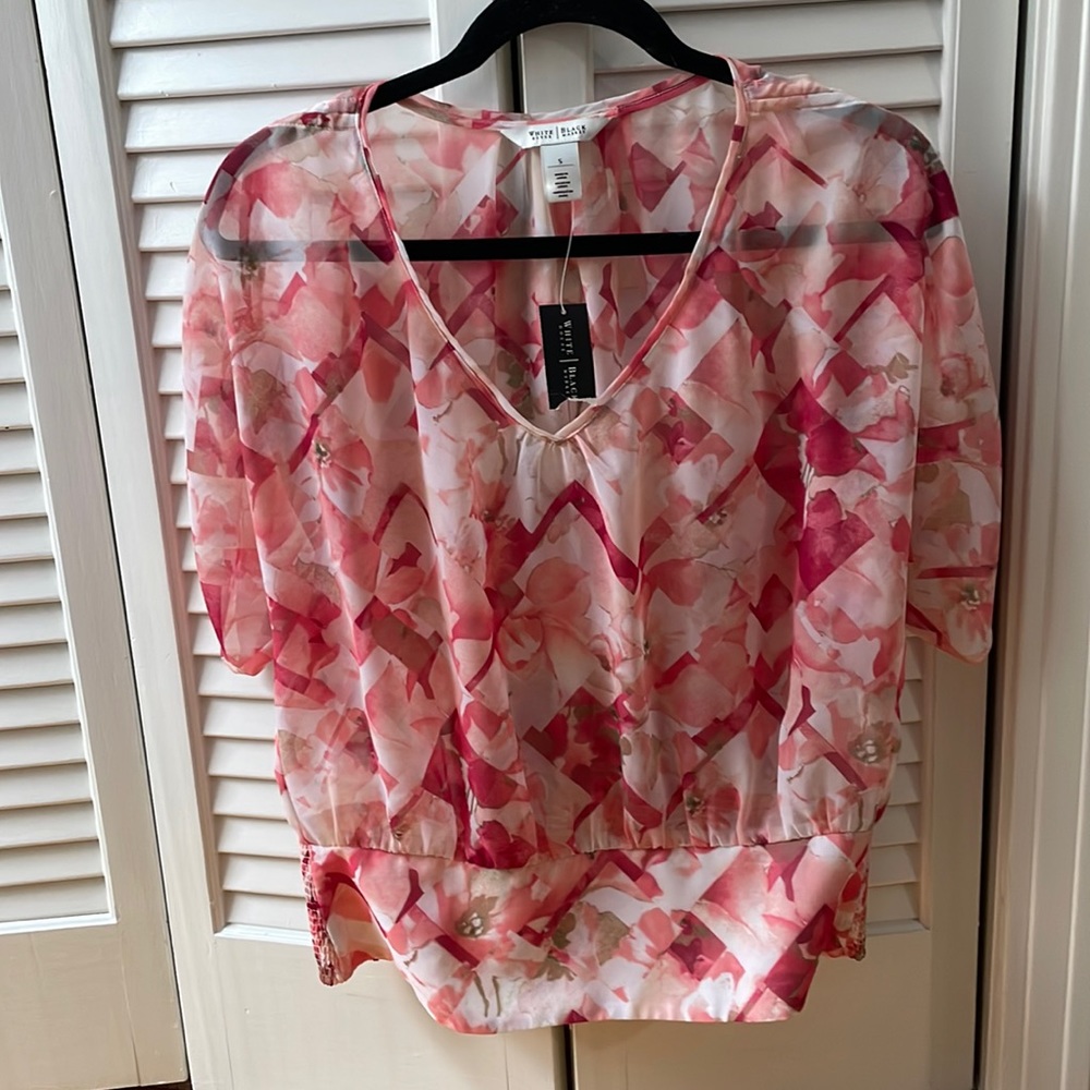 WHBM v neck top NWT